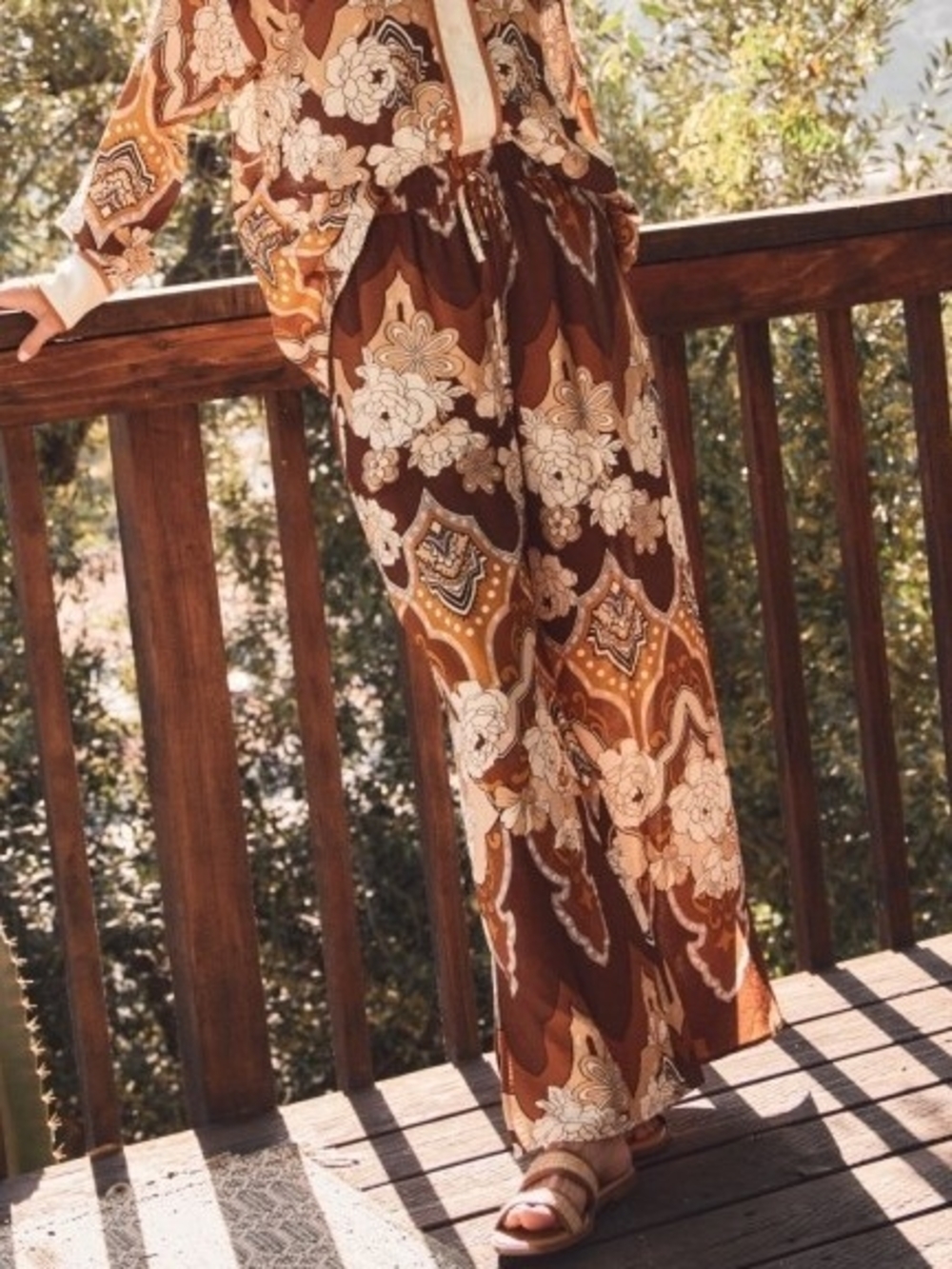 P3-1004 Boho Retro 70s Brown Floral Wide-Leg Pants